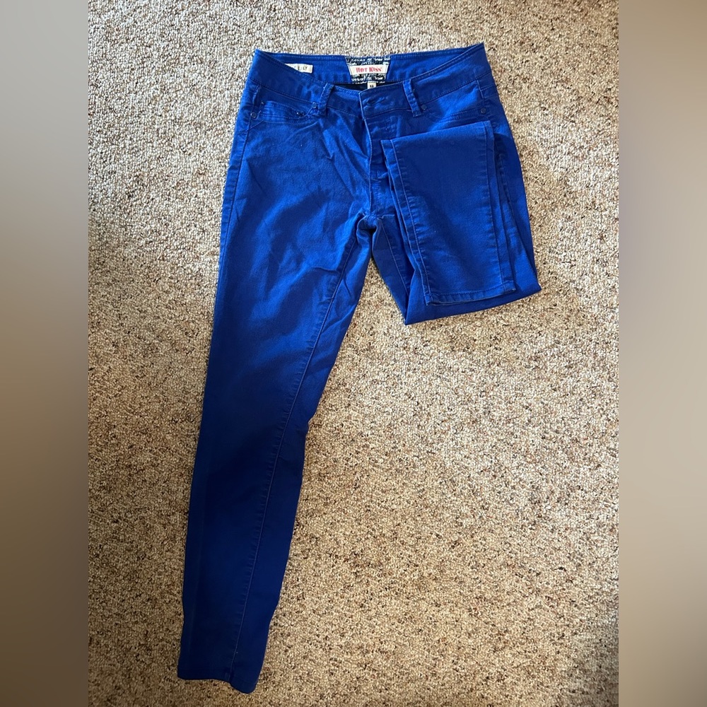 Woman’s skinny jeans